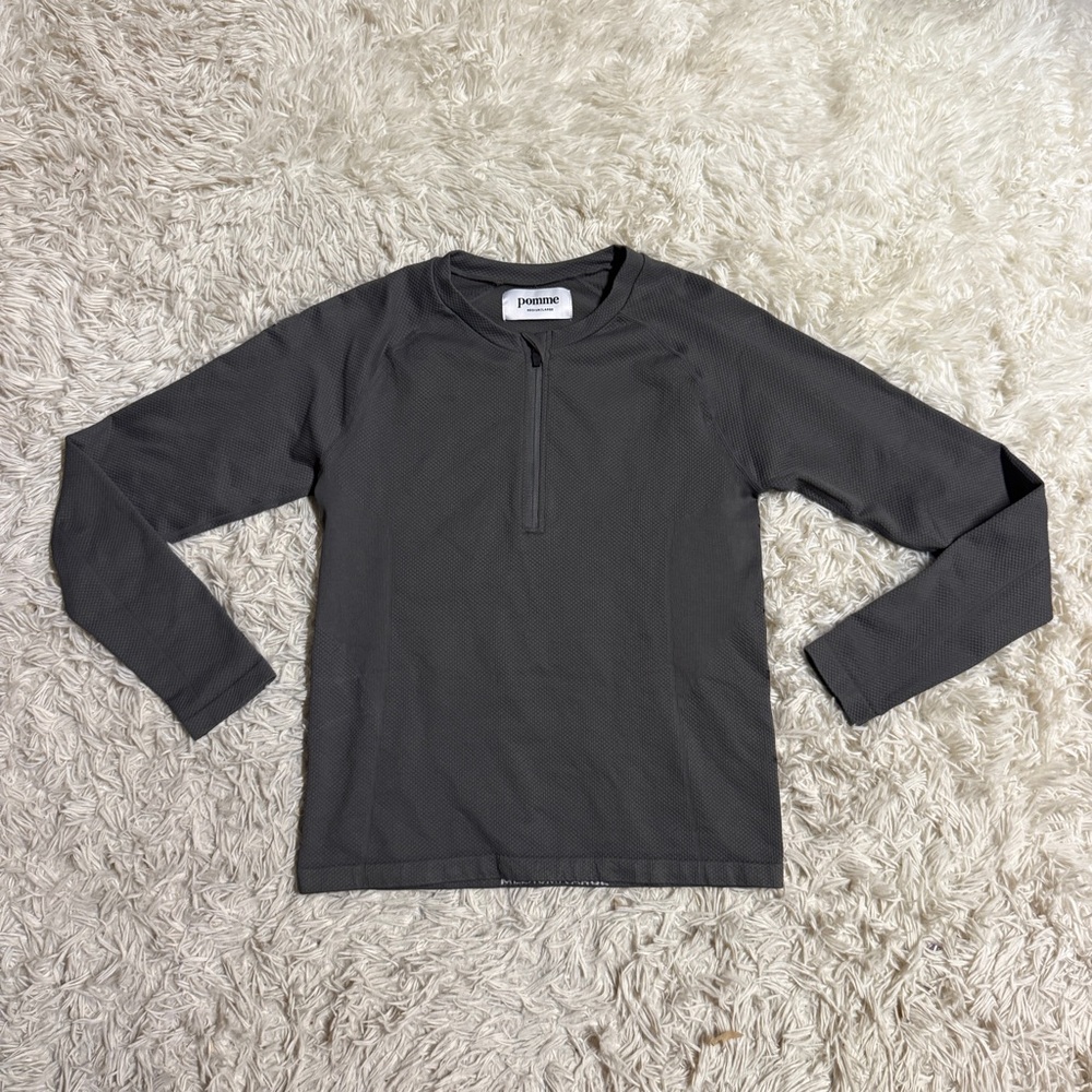 Women’s M/L Grey Pomme Long Sleeve Winter Horseback Riding Shirt. Good Condition